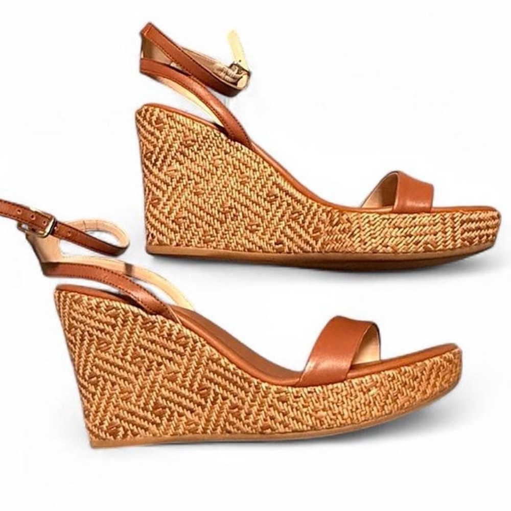 Elegant Tan Wedge Sandals